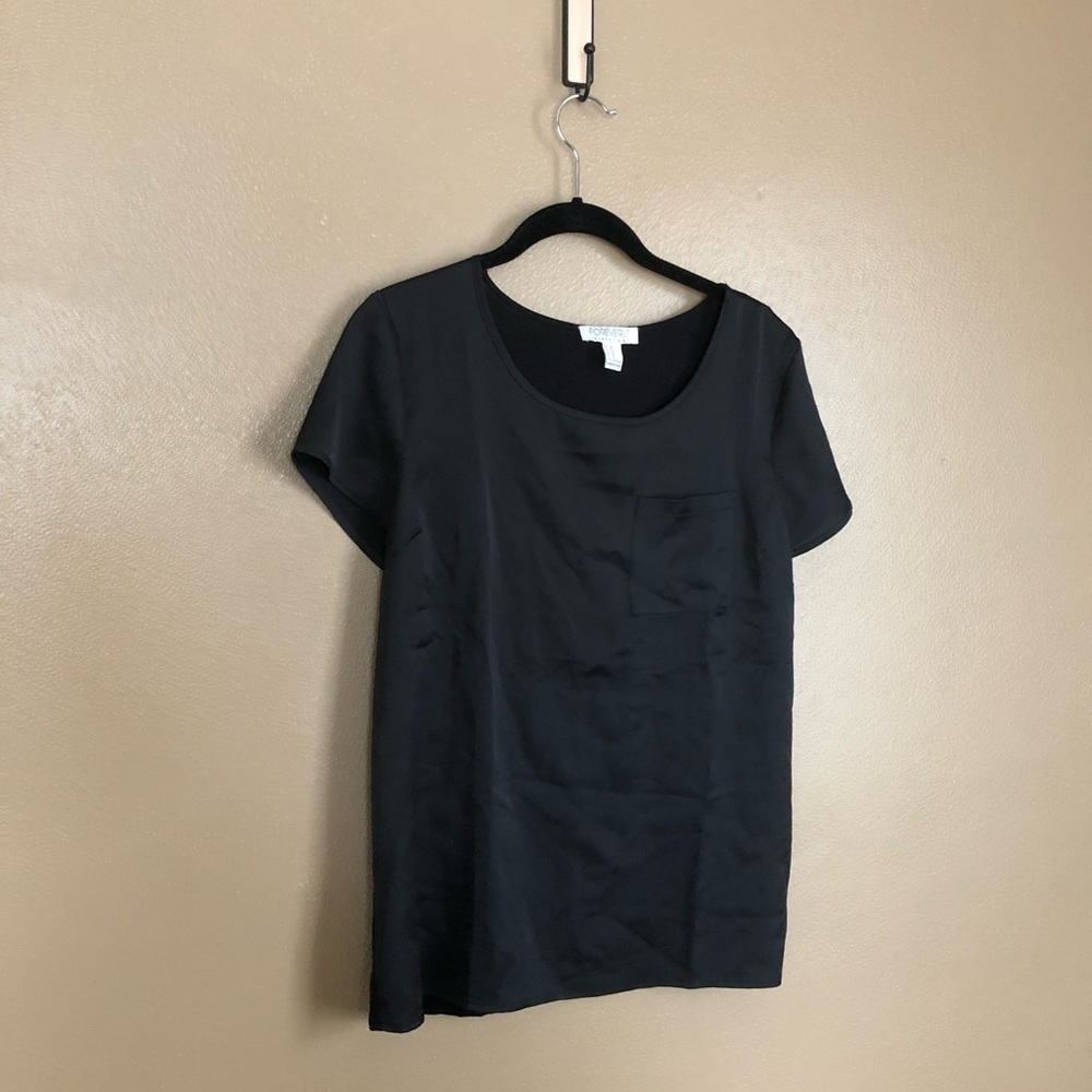Forever 21 Black Satin Front Short Sleeve Shirt Size M